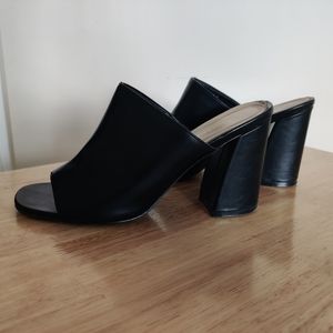 Heeled Mule